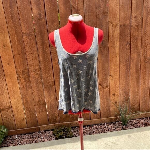 Others Follow Top - Picture 5 of 9